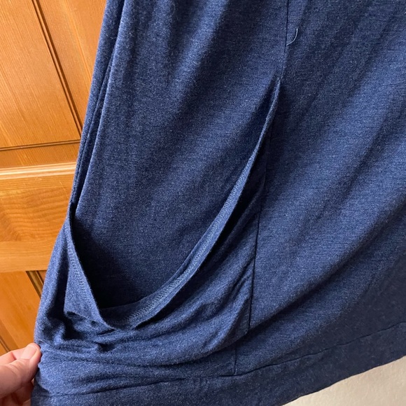 Cable & Gauge Blue tunic with cute pockets and zipper - Picture 3 of 6